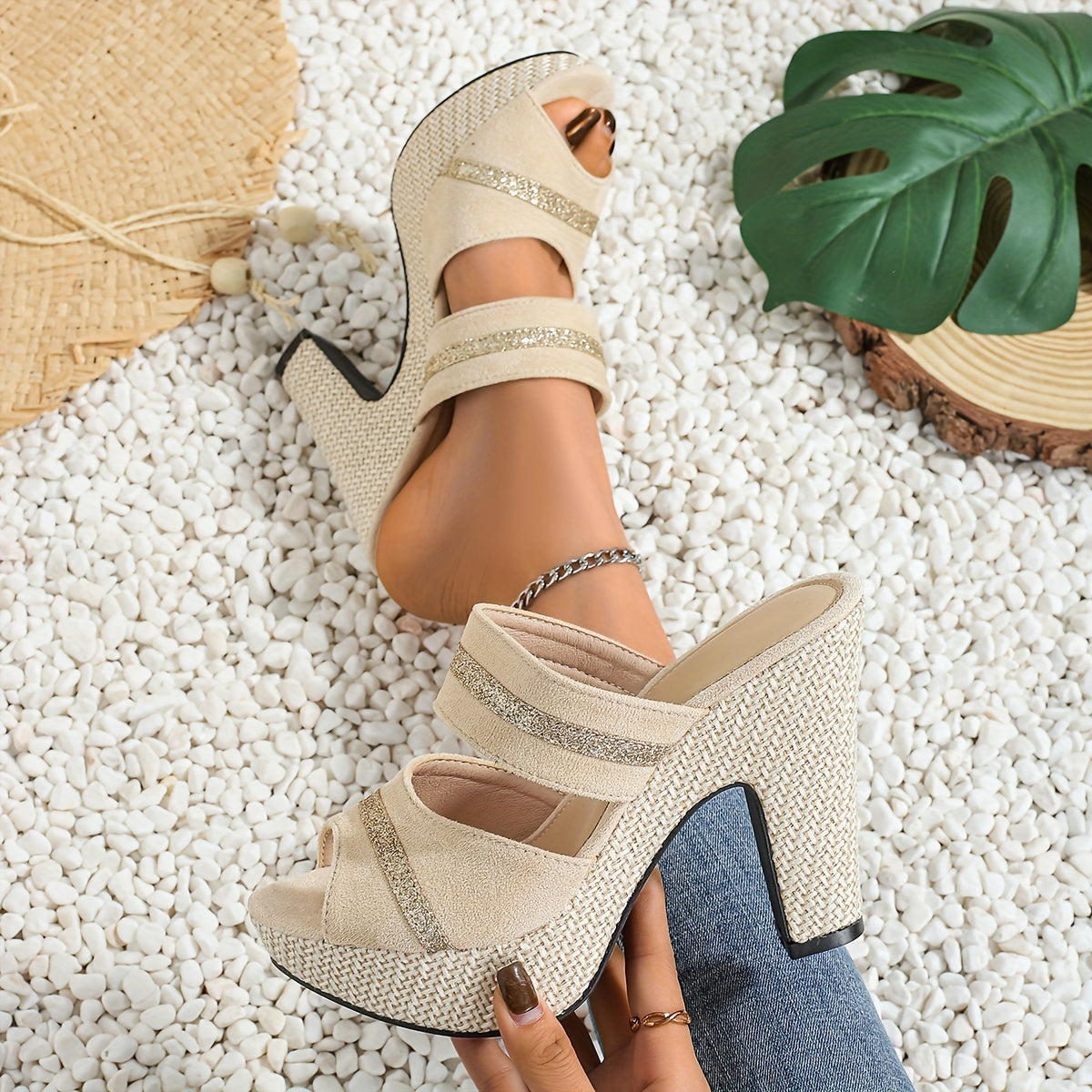 Isabella – Sophisticated Style, Effortless Comfort