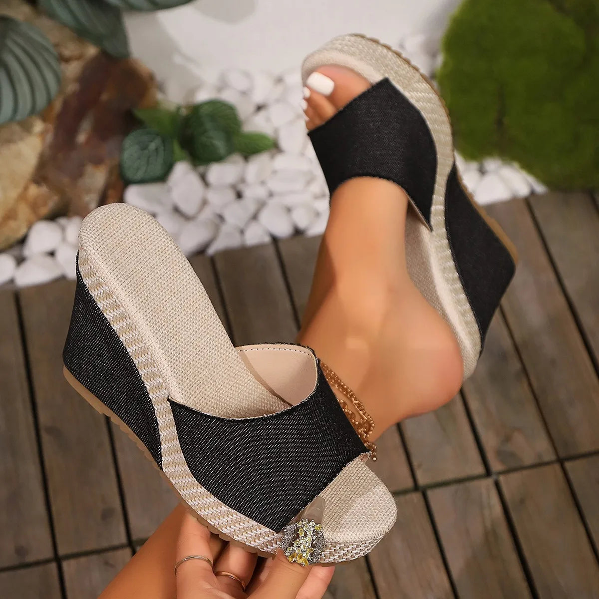Vivian - Timeless Wedge Sandals