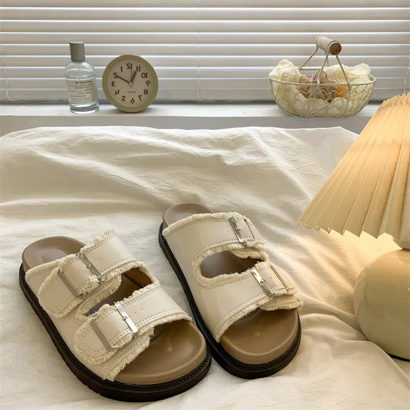 Capri Comfort Buckle Slide – Soft Support with Everyday Style